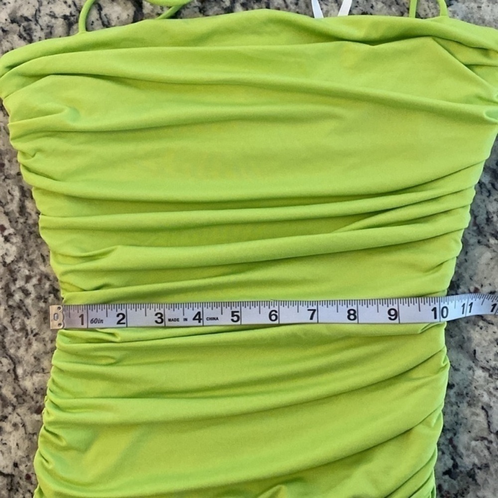 NWT Superdown Sierra Ruched Mini Dress in Neon Green XS ZZ8 - Picture 11 of 11